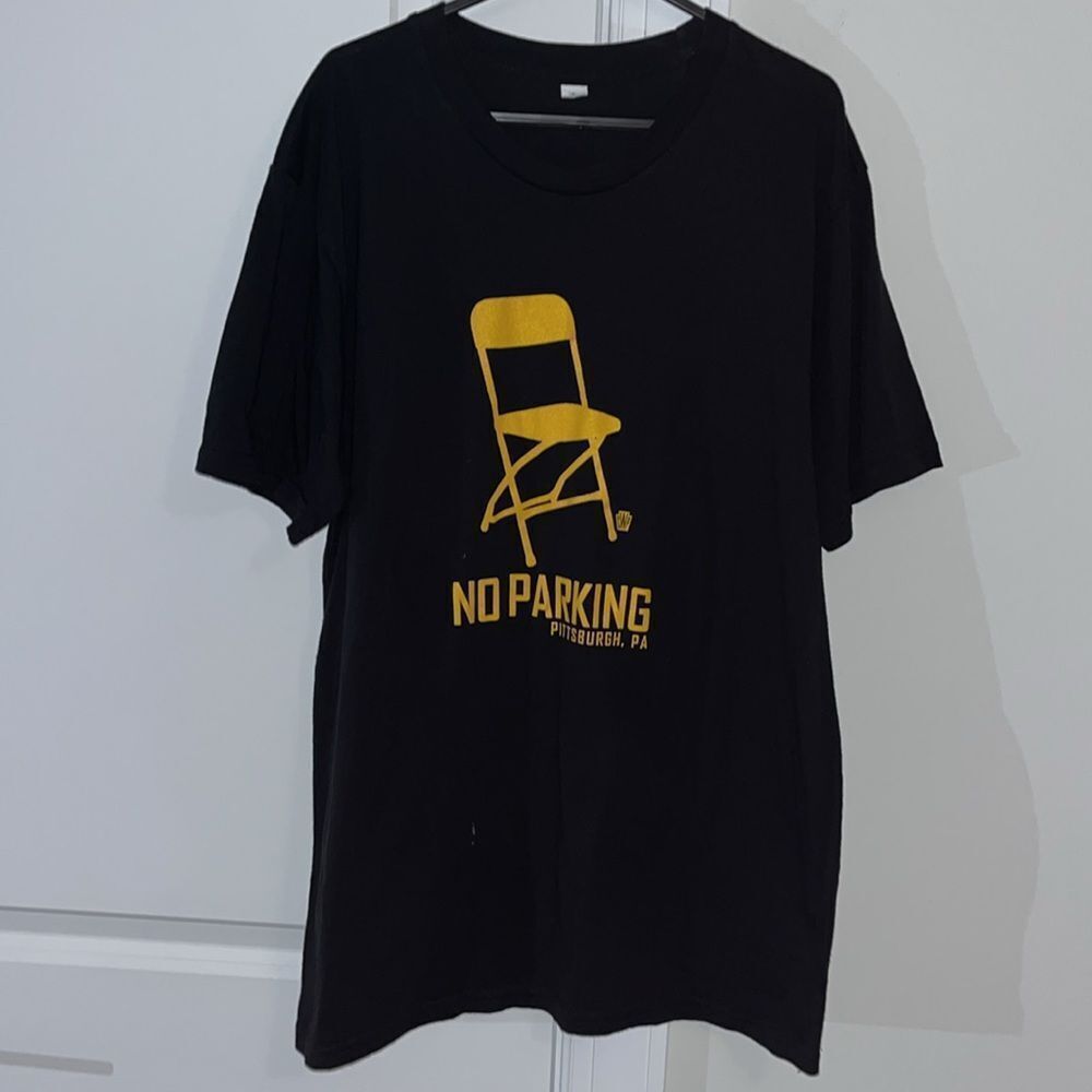 Funny Black Pittsburgh Steelers Pirates Penguins Fan fun tee t shirt Gold Chair